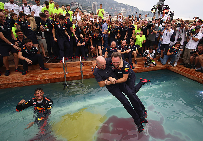 Jak se slaví v Monaku - Daniel Ricciardo